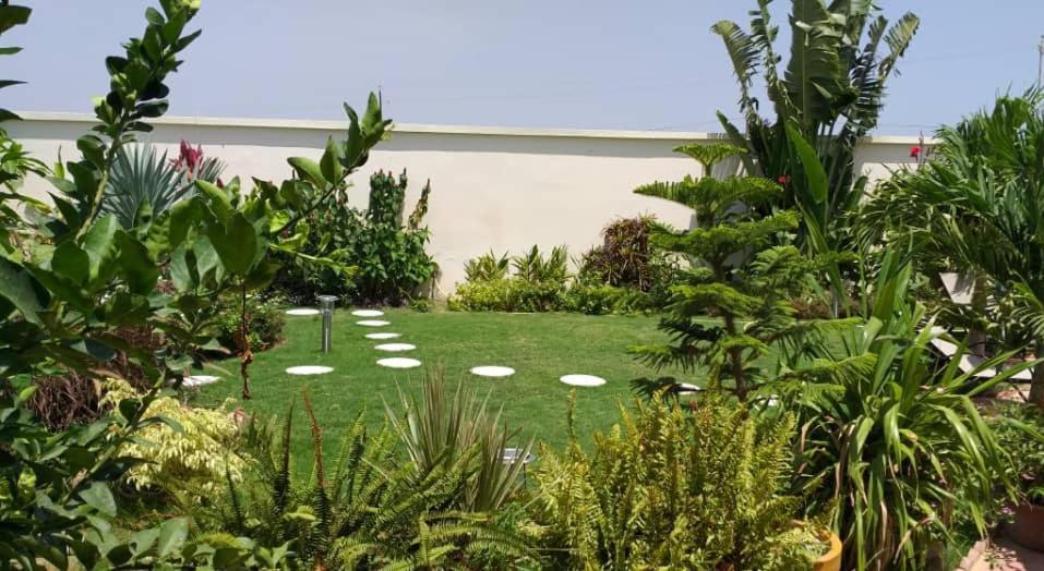 villa térangart saly Exteriör bild
